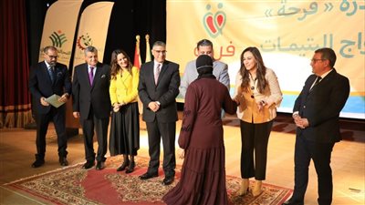 محافظ الجيزة يسلم منح زواج لـ 66 فتاة يتيمة بقيمة 3.3 مليون جنيه (صور)