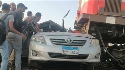  اصطدام قطار بسيارة في برج العرب وإصابة قائدها 