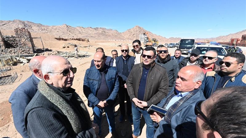 وزير الإسكان يتفقد