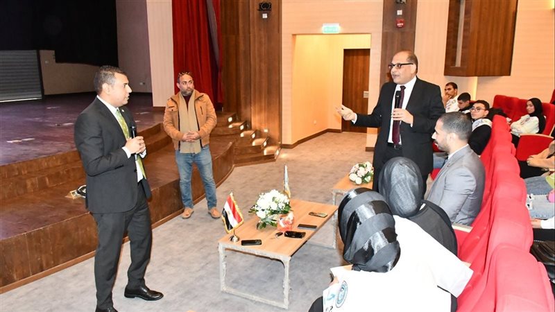 جانب من الورشة