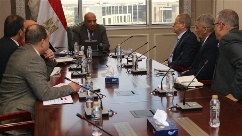 اجتماع وزير الكهرباء