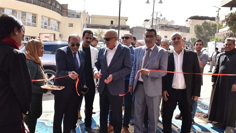 أثناء الافتتاح 