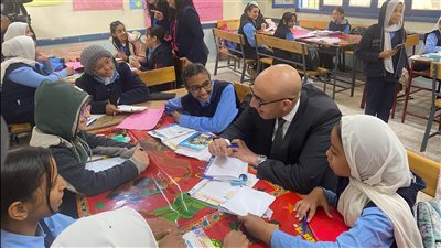 وزير التعليم يوجه بصرف كافة المستحقات المالية لمعلمي الحصة