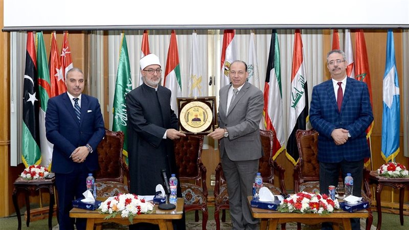 رئيس جامعة المنصورة