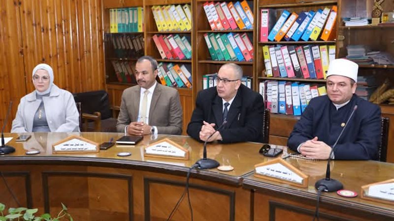 مناقشة سبل التعاون