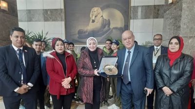 شركة مطار القاهرة الدولي تنظم جولة تثقيفية للطلبة المتفوقين 