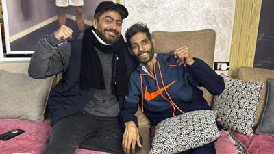 تامر حسني يزور اللاعب إبراهيم شيكا بعد إعلانه التكفل بعلاجه