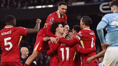 ليفربول يقترب من اللقب بفوز هام على نيوكاسل بالدوري الإنجليزي
