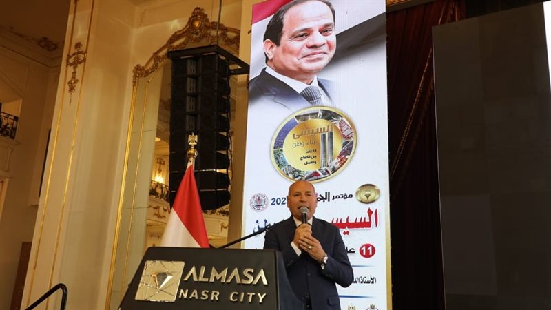 محافظ القاهرة يستعرض