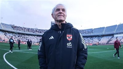 كولر يتسلم تقريرا فنيا عن مباراة الأهلي وإنبي 