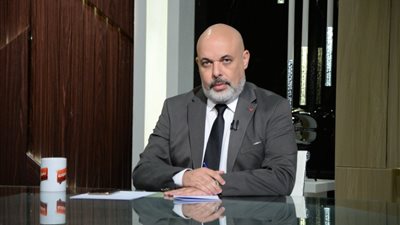 إيهاب واصف: الذهب يشهد أكبر تراجع منذ نوفمبر 2024 بـ 2.7%