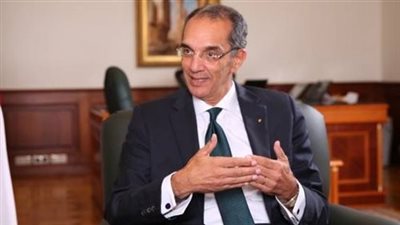 وزير الاتصالات يغادر إلى برشلونة للمشاركة في المؤتمر العالمي للمحمول