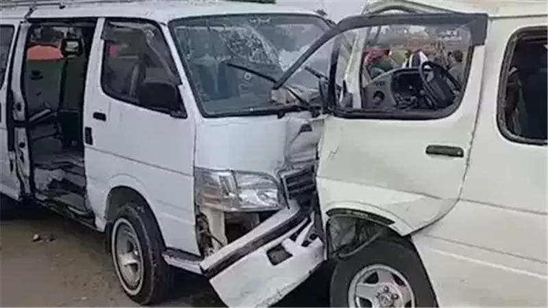 تصادم سيارتين اعلي