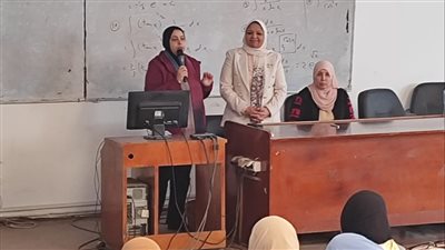 جامعة قناة السويس تعقد ندوات تثقيفية عن محو الأمية (صور) 