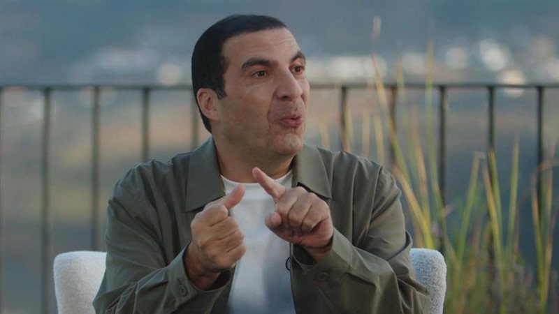 الدكتور عمرو خالد،