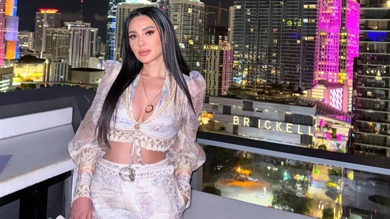 مي القاضي، فيتو