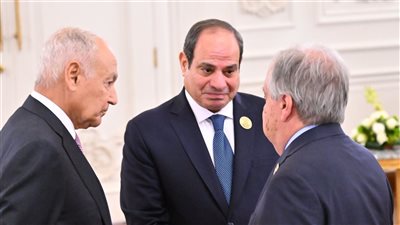 لقاءات مكثفة للسيسي بقمة فلسطين، يبحث تعزيز العلاقات الاقتصادية مع رئيس المجلس الأوروبي، يؤكد دعم مصر الكامل لليمن والعراق وسوريا ولبنان، يرفض تهجير أهالي غزة