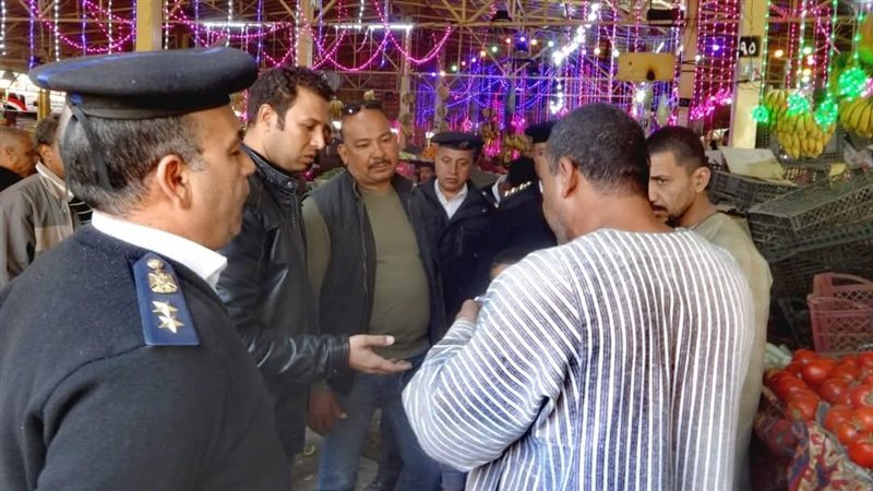 حملة بسوق خضار بالاقصر