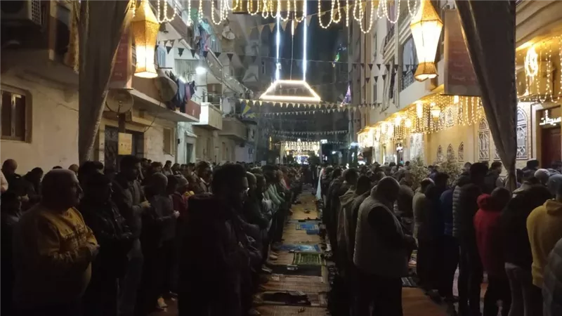 صلاة التروايح بمسجد