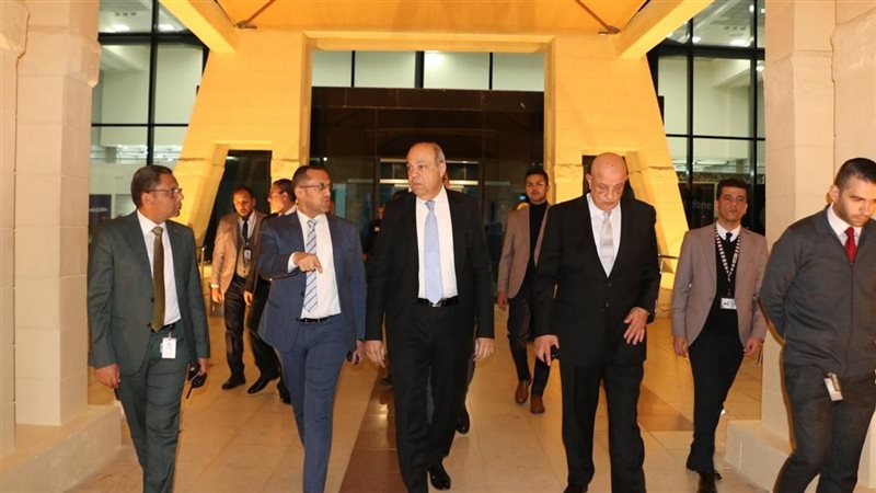 وزير الطيران المدني