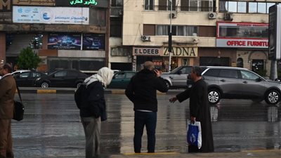 أمطار غزيرة تضرب القاهرة وفرق الطوارئ تواجه آثار الطقس السيئ (فيديو وصور)