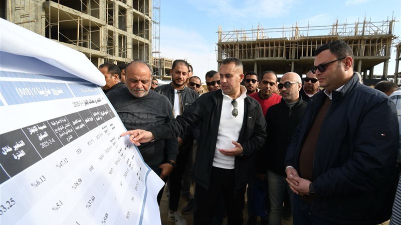 وزير الإسكان يتفقد