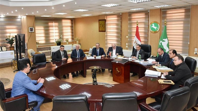 محافظ الشرقية يترأس
