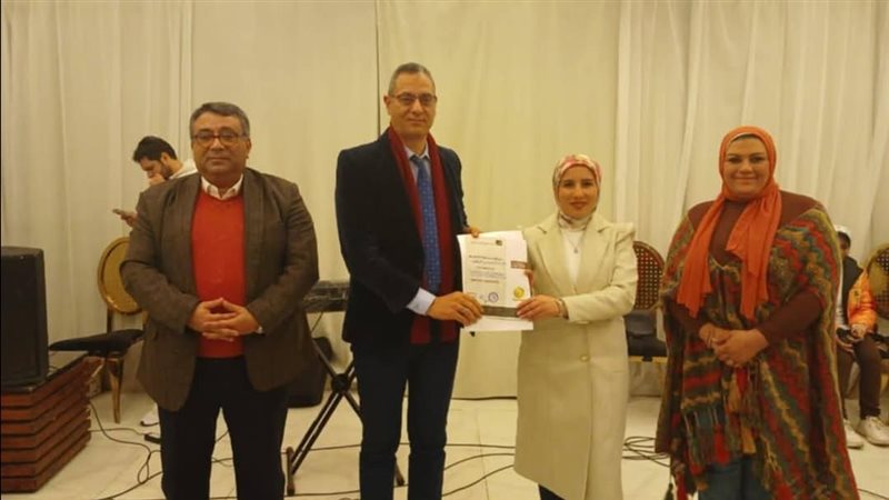 تكريم الفائزين في