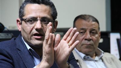 نقيب الصحفيين يتواصل مع وزير الإسكان بشأن الاتفاق المبدئي بتخصيص 750 وحدة