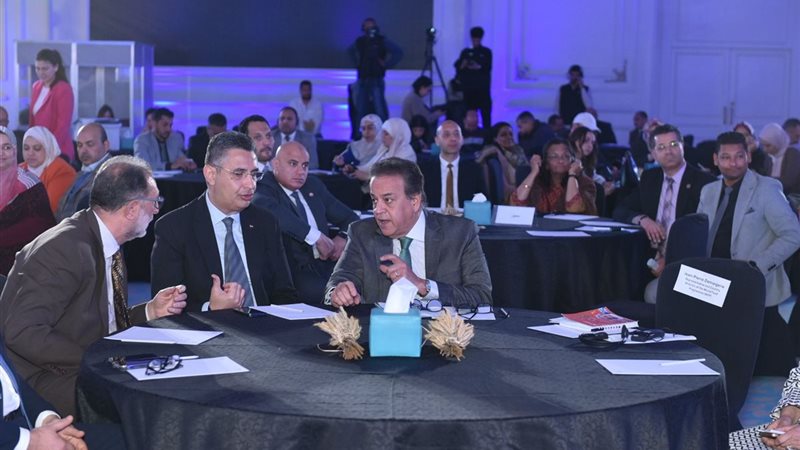 وزير التموين والصحة