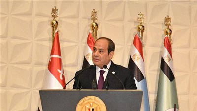  السيسي يوجه التحية لأسر طلبة الأكاديمية العسكرية لما يتحملونه من جهد في تربية الأبناء
