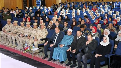 محافظ الشرقية يشهد احتفالية تكريم أسر الشهداء والمصابين 
