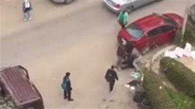  تفاصيل 8 ساعات تحقيقات بمشاجرة الفردوس.. السائق ضحية التعدي: أضربت في الشارع وضيعوا مصدر رزقي.. قرارات عاجلة من النيابة.. أبرزها حبس المتهم الرئيسي 4 أيام