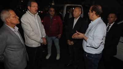 محافظ القاهرة يطمئن على سكان العقارات المجاورة لمعامل وزارة الصحة (فيديو)