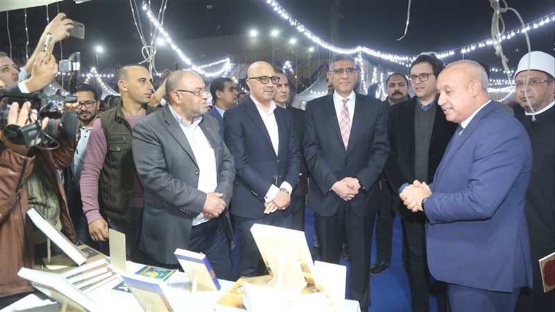 محافظ الجيزة ووزير