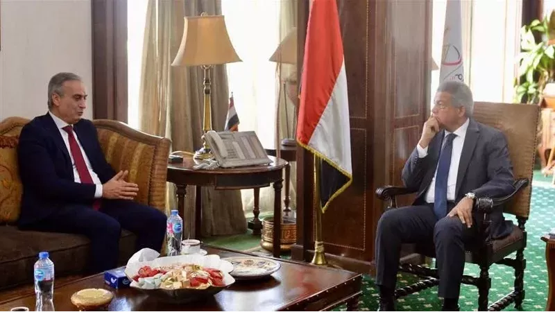 رئيسا الأعلى للإعلام