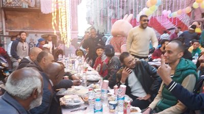 كوم الدكة بالإسكندرية تحتضن أكبر مائدة إفطار جماعي (صور)