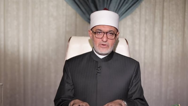 الدكتور نظير عياد،
