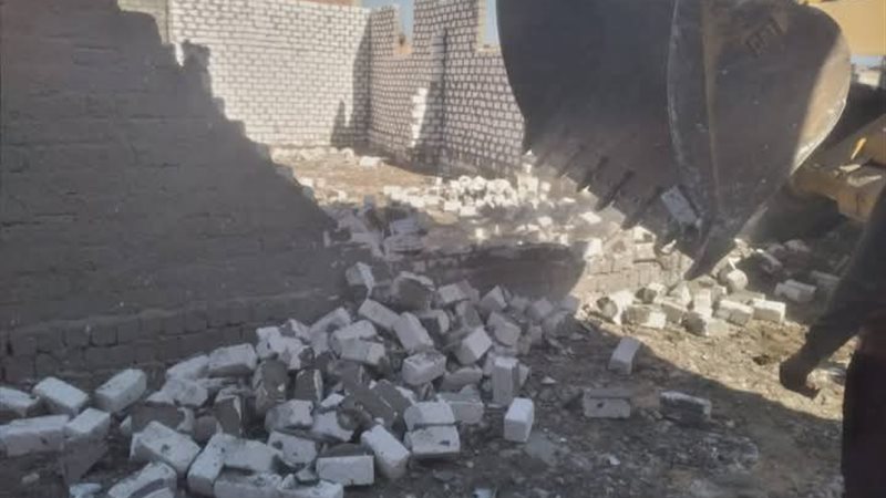 إزالة التعديات بالبحيرة