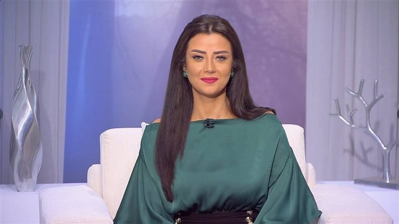 الإعلامية رضوي الشربيني