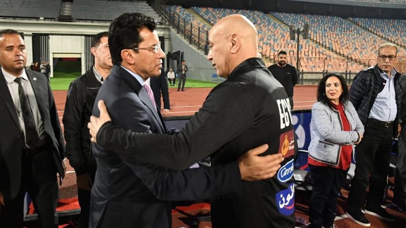 أشرف صبحي يدعم منتخب