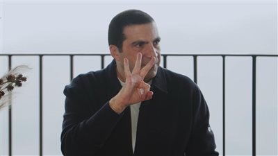 كيف تجمع بين الإحسان وطلب المعونة الربانية؟ عمرو خالد يقدم روشتة إيمانية (فيديو)