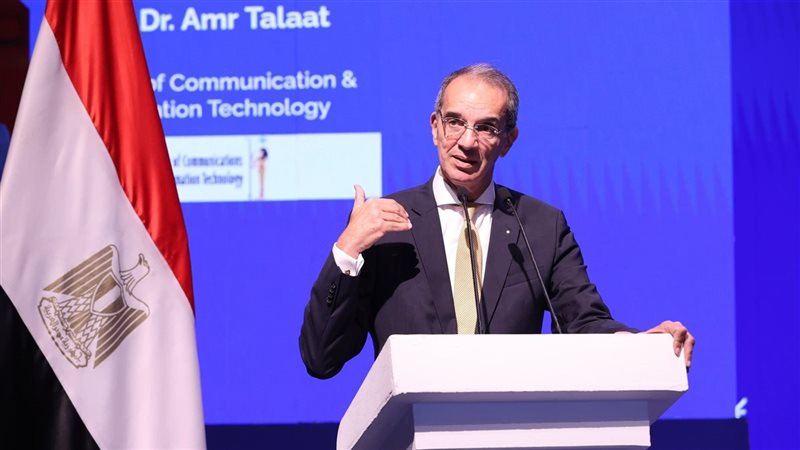 الدكتور عمرو طلعت