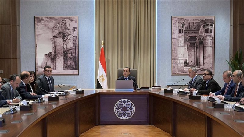رئيس الوزراء يتابع
