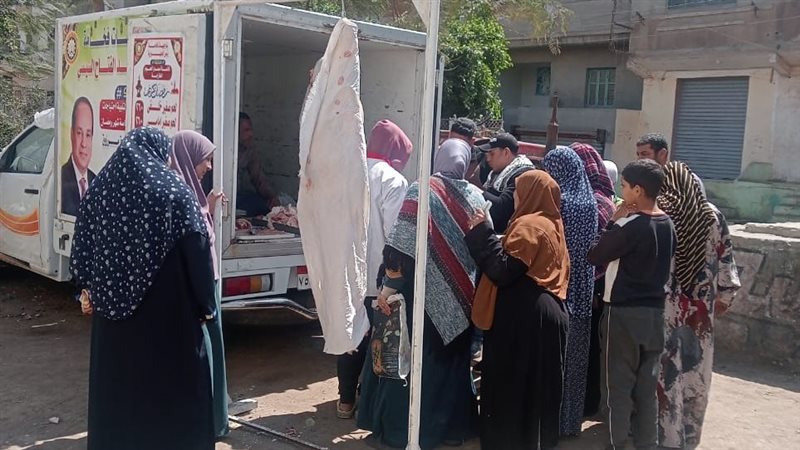 إقبال كثيف على قافلة