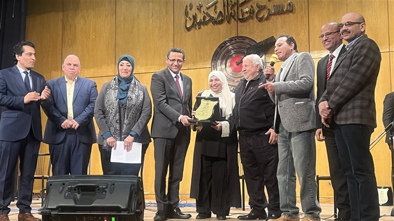احتفالية الأم المثالية