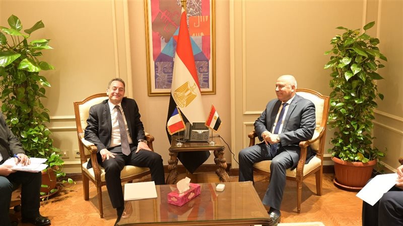 وزير النقل والسفير
