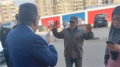 ضبط نباش قمامة ومصادرة الكارو الخاص به في جولة لمحافظ الدقهلية بالشوارع