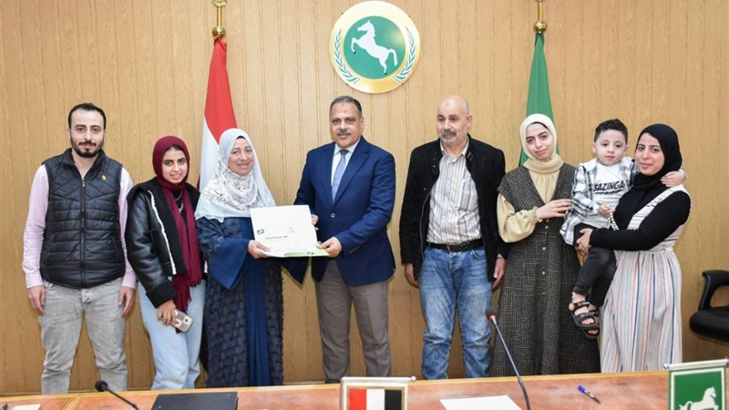محافظ الشرقية يُكرم