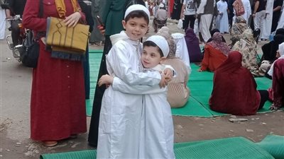 الأزهر عن اصطحاب الأطفال غير البالغين لصلاة الجمعة: مستحب شرعًا لهذا السبب